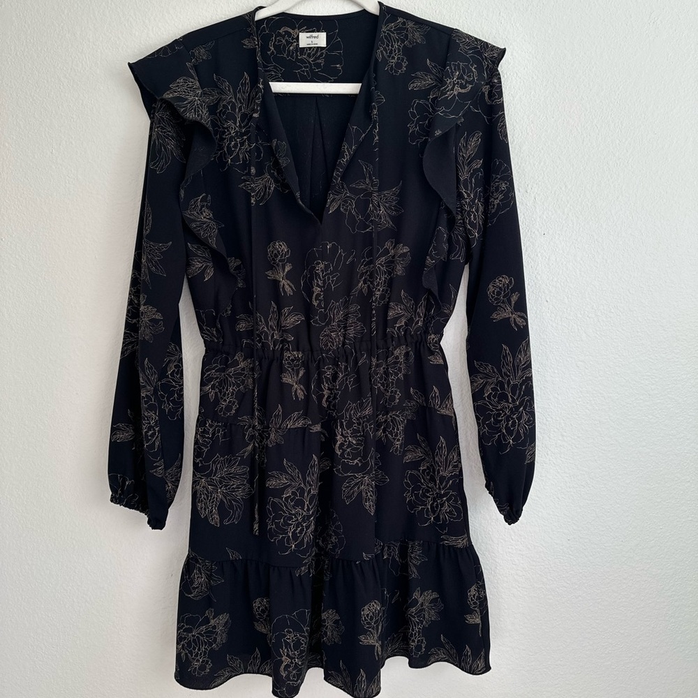 Elegant Black Dress with Ruffles and Cinched Waistband